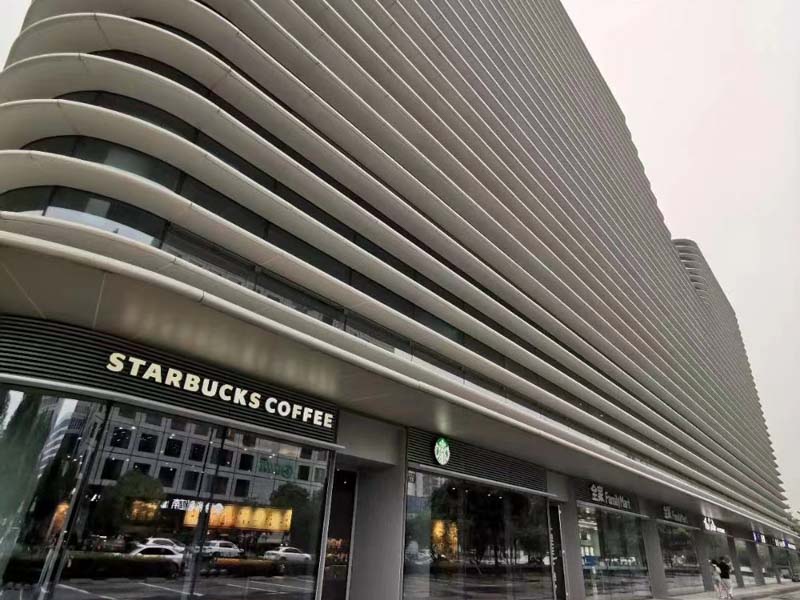 上海房地產(chǎn)律師跟大家解讀一個拆遷補償協(xié)議履行爭議案件