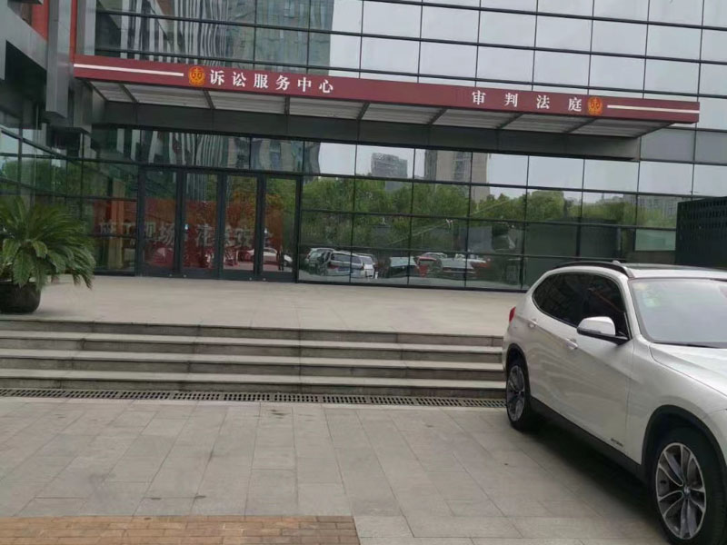 奉賢區(qū)律師提醒:為防止出現(xiàn)轉(zhuǎn)繼承、代位繼承，繼承人應(yīng)盡快辦理繼承權(quán)公證