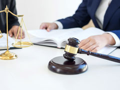 上海房產(chǎn)糾紛律師對(duì)我國(guó)《婚姻法》及其司法解